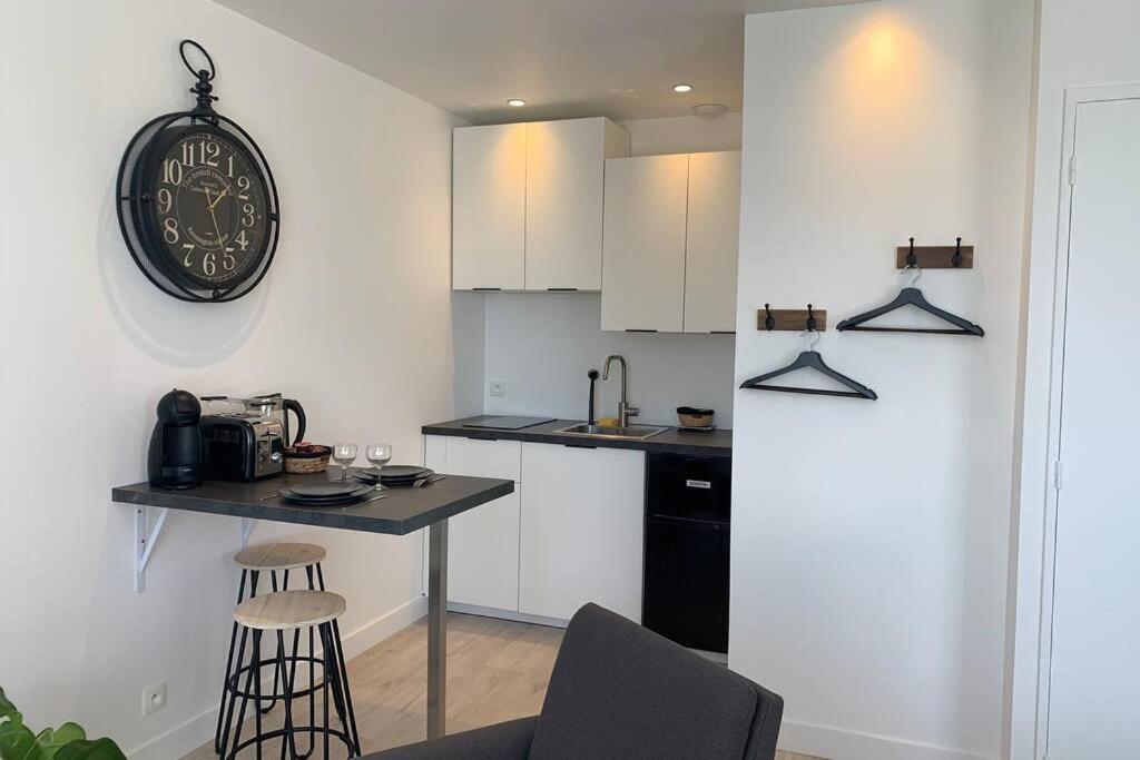 Le Petit Loft - Studio - Wifi - Coeur De Ville - Parking Pont-lʼAbbé Zewnętrze zdjęcie